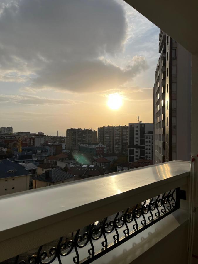 Central Luxury Apartment พริสตีนา ภายนอก รูปภาพ