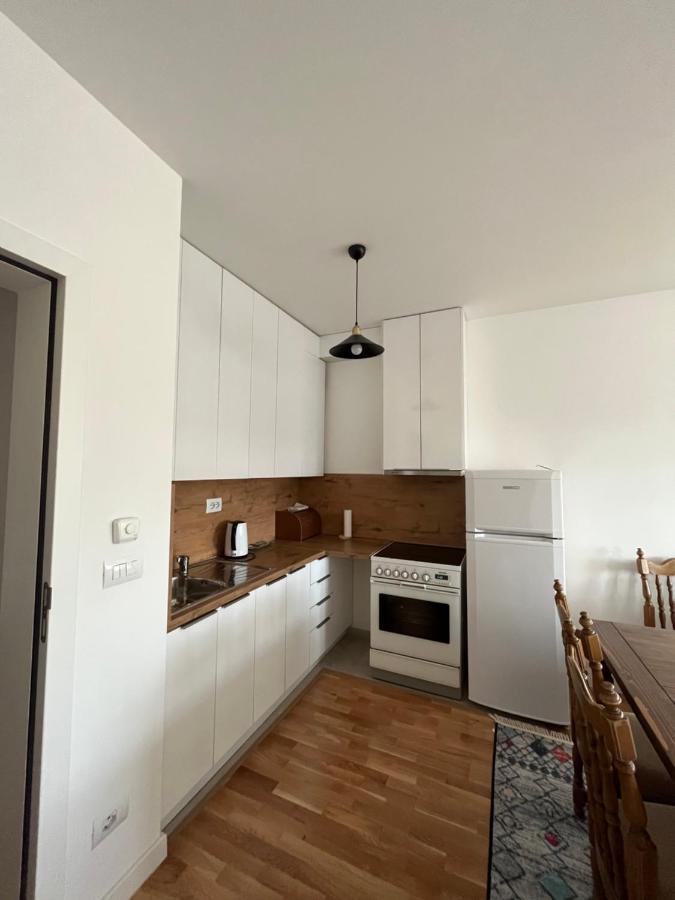 Central Luxury Apartment พริสตีนา ภายนอก รูปภาพ
